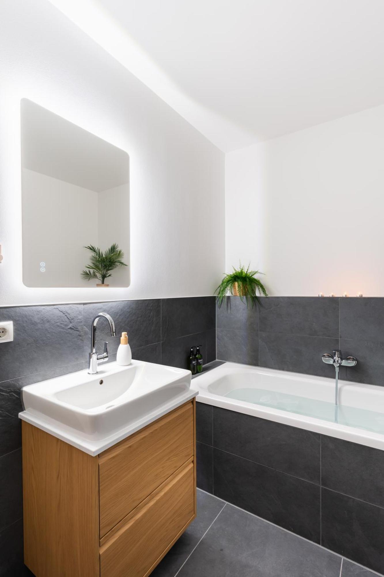 Neu - Premium-apartment Mit Balkon - Perfekt Fuer Familien, Gruppen Und Geschaeftsreisende Apartment Leipzig