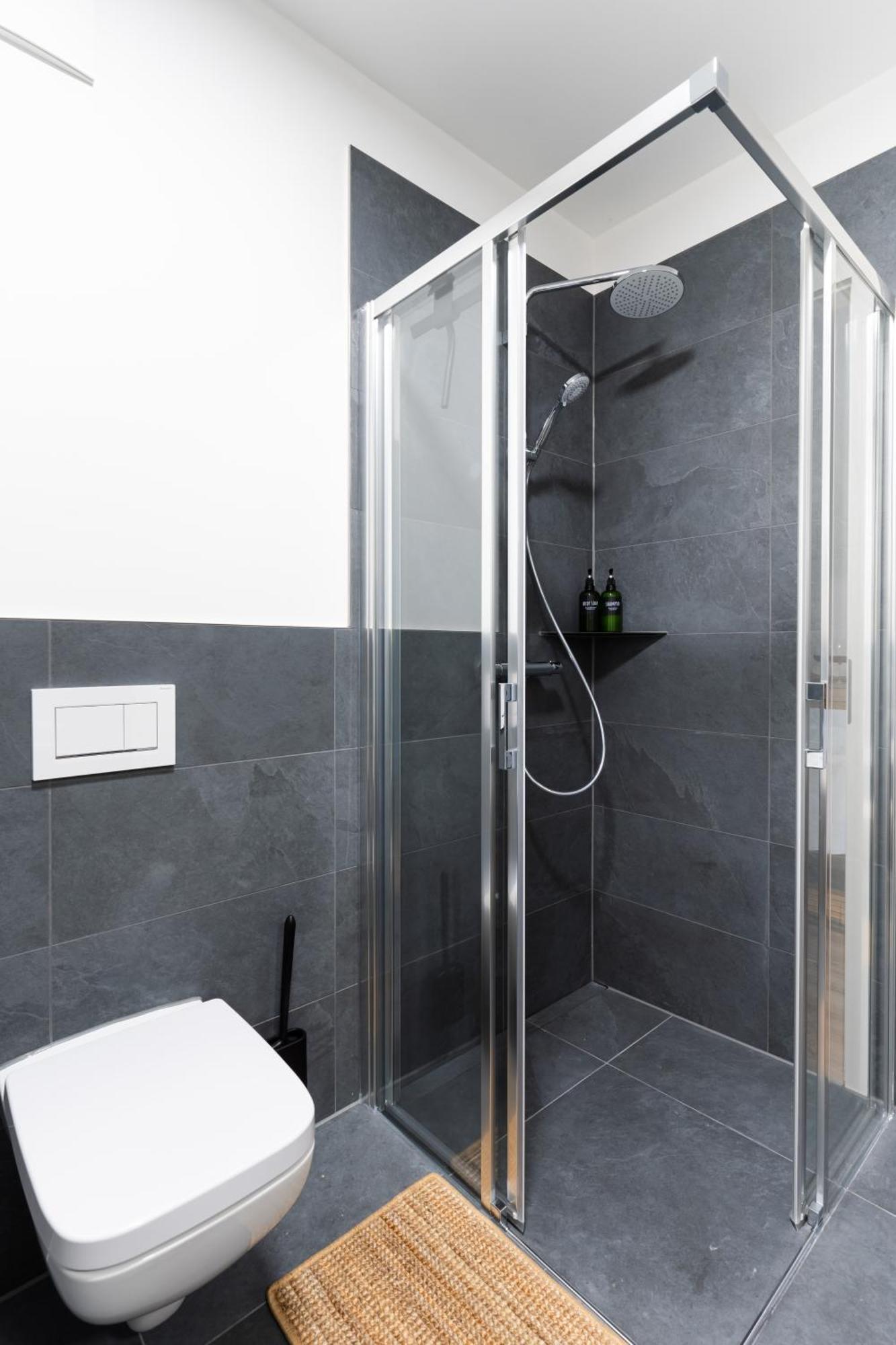 Neu - Premium-apartment Mit Balkon - Perfekt Fuer Familien, Gruppen Und Geschaeftsreisende * Leipzig