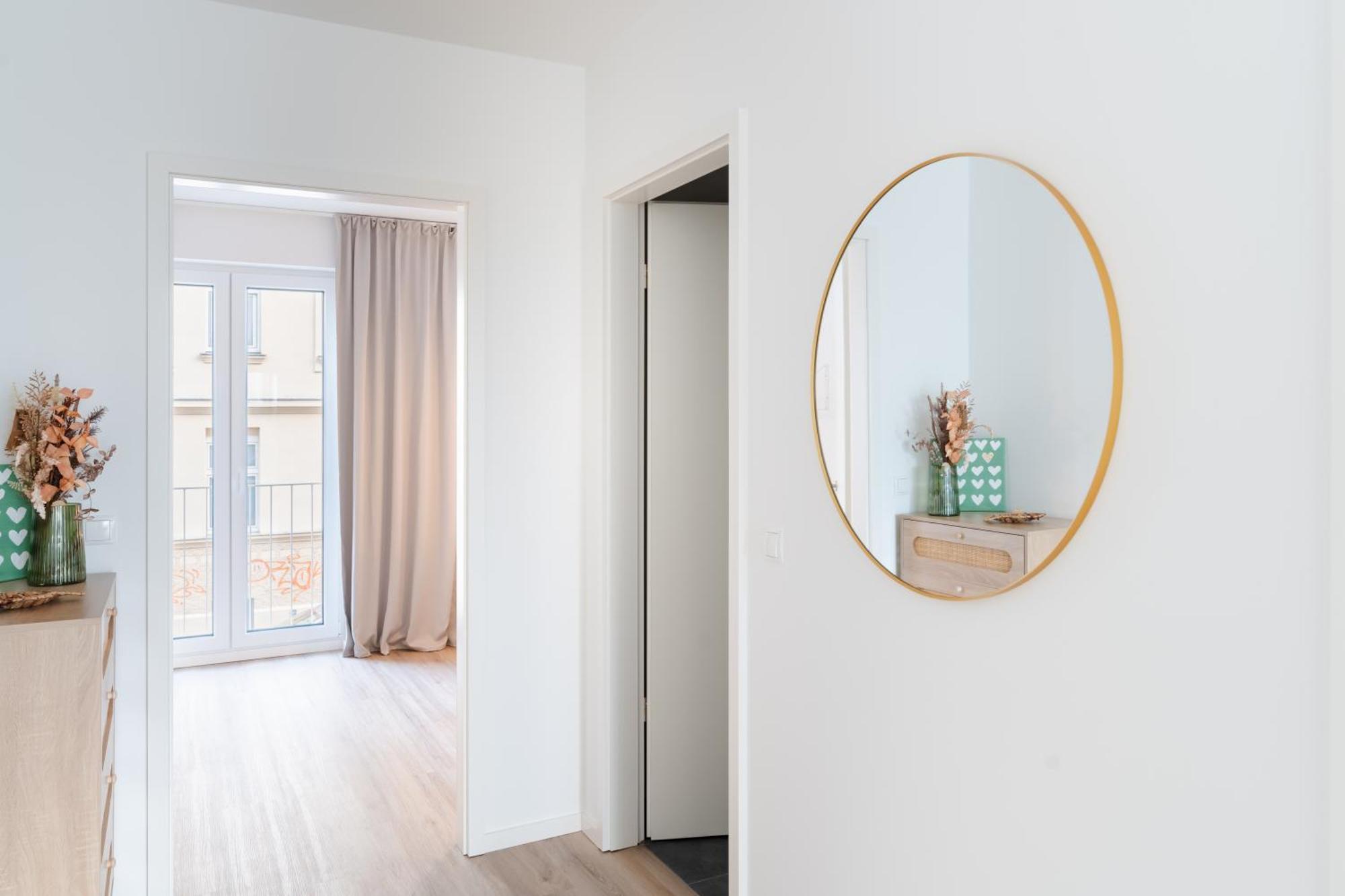 Neu - Premium-apartment Mit Balkon - Perfekt Fuer Familien, Gruppen Und Geschaeftsreisende Apartment
