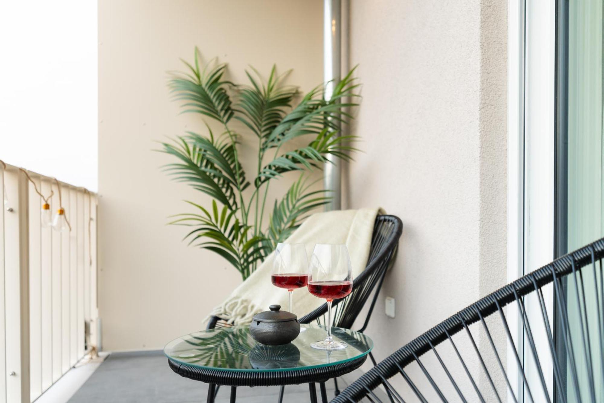 Neu - Premium-apartment Mit Balkon - Perfekt Fuer Familien, Gruppen Und Geschaeftsreisende Apartment Leipzig