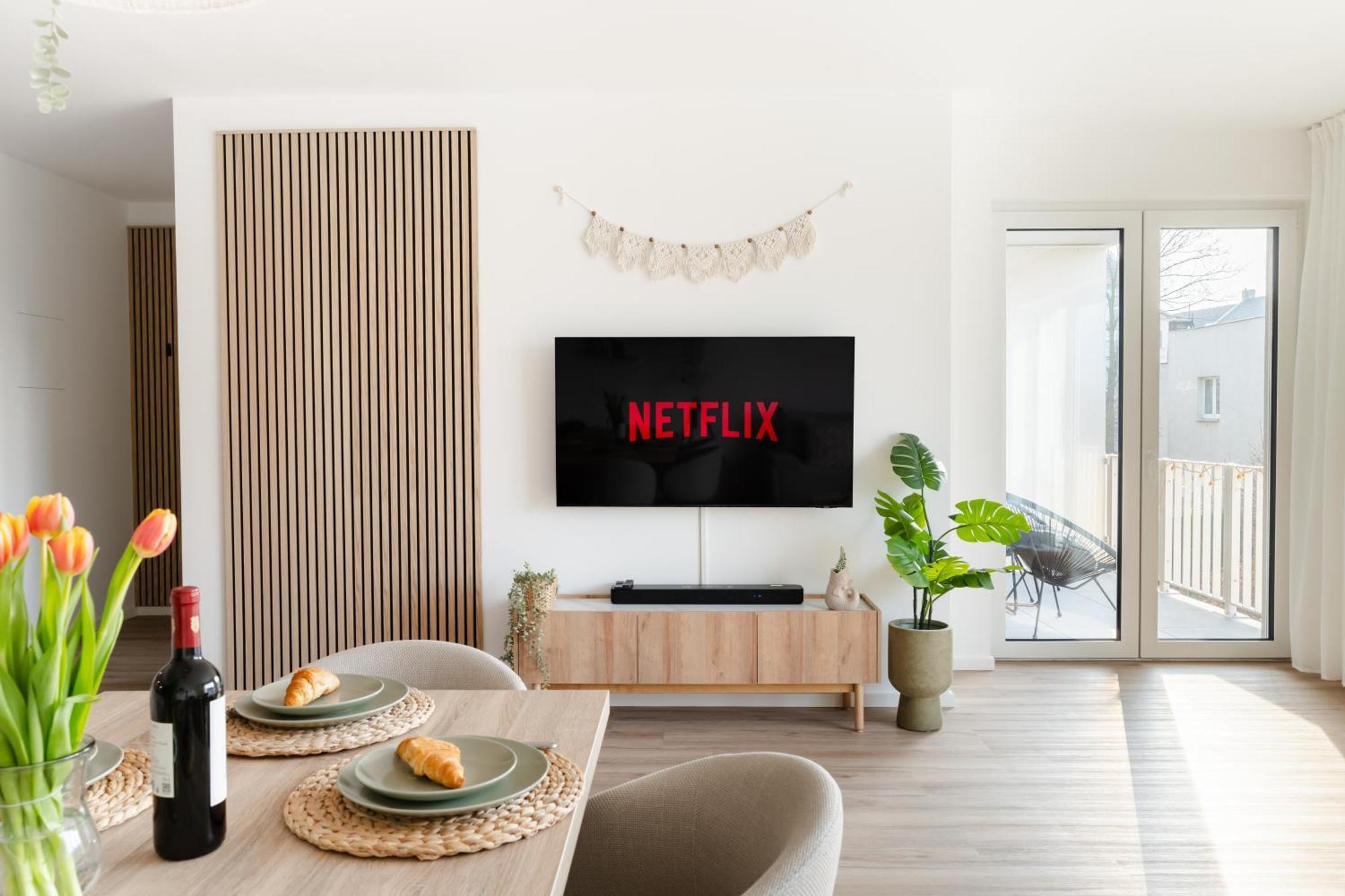 Neu - Premium-apartment Mit Balkon - Perfekt Fuer Familien, Gruppen Und Geschaeftsreisende *