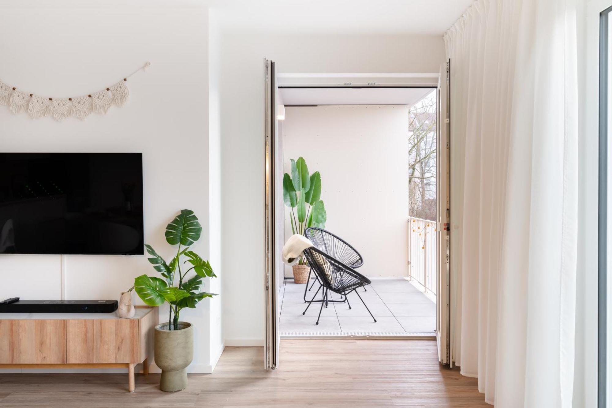 Neu - Premium-apartment Mit Balkon - Perfekt Fuer Familien, Gruppen Und Geschaeftsreisende